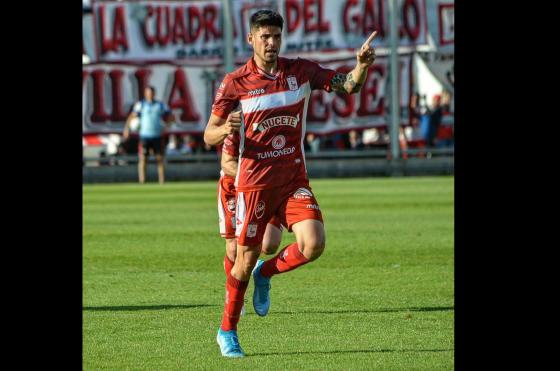 El delantero pergaminense se ganó la titularidad en el gallo a fuerza de goles