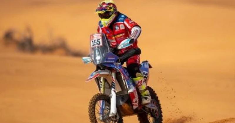 Joaquín Debeljuh transitando las dunas en Arabia Saudita
