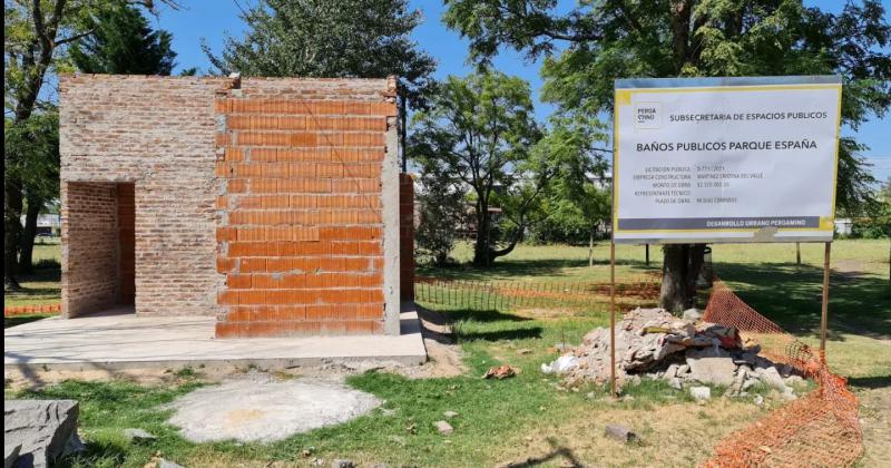 La construcción de baños en espacios públicos continuar en Plaza Miguel Dvila 