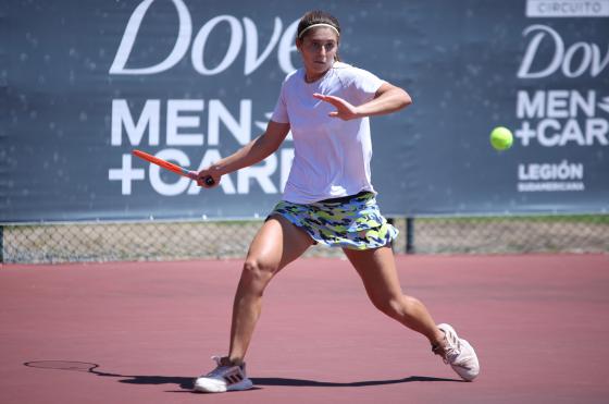 Julia Riera obtuvo tres triunfos consecutivos sobre cemento en el torneo W25 de Florianópolis