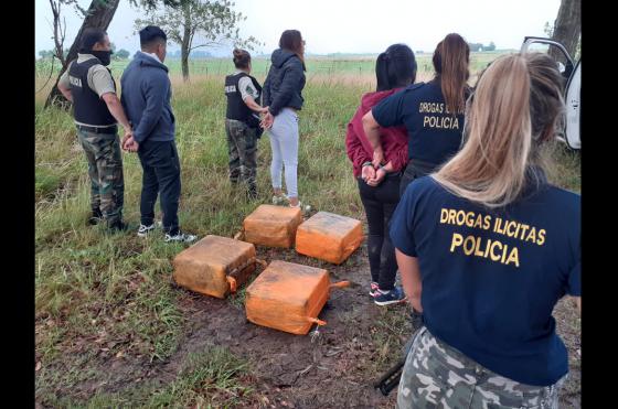 Los detenidos se encuentran alojados en la sede policial de Azcuénaga 116 a la espera de ser trasladados