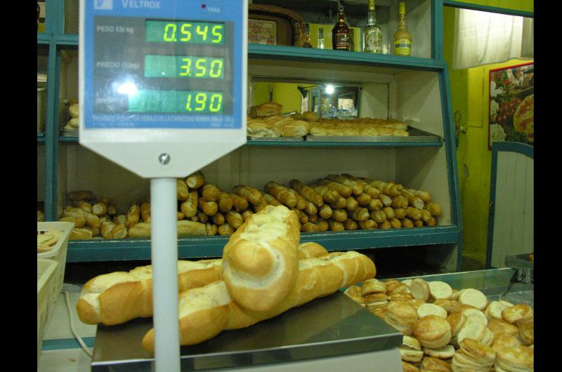Los panaderos pergaminenses se comprometieron a comercializar el pan a no m�s de 220 pesos el kilo