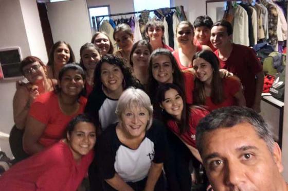 Luciana Cruz Marta Lere y Martín Lencina con alumnas