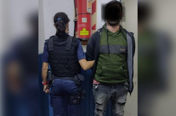 El sujeto de 28 años quedó detenido y alojado en la sede de la Comisaría Segunda