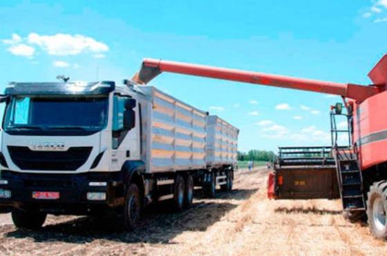 Comenzó el paro de los transportistas de granos por tiempo indeterminado