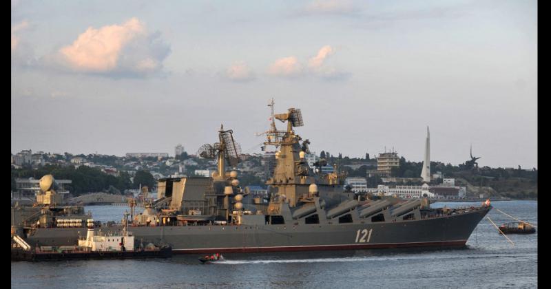 El buque insignia ruso se hundió durante el remolque 