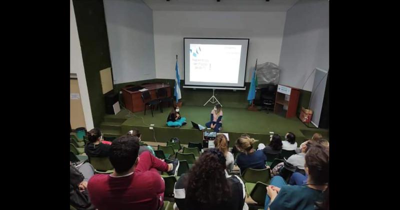 Un ateneo hospitalario del que participan habitualmente los residentes