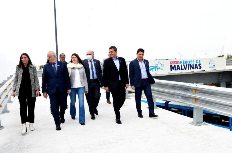 Sergio Massa participó de la inauguración del cuarto puente modular de la línea Sarmiento en Moreno