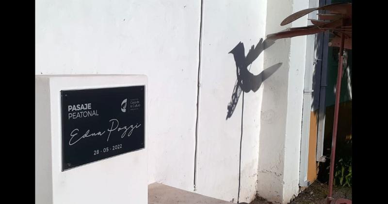 La placa donde se destaca- Pasaje Peatonal Edna Pozzi 28  05  2022 Fundación Casa de la Cultura