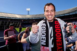 Ignacio Ostertag y su famosa Bombinhaaaaa hicieron delirar a los fan�ticos del Feyenoord