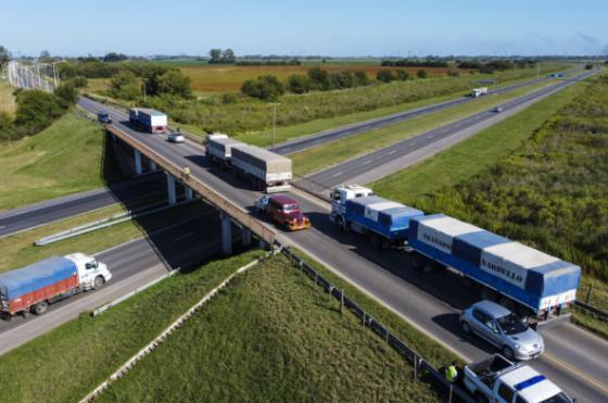 Los transportistas en alerta ante la falta de gasoil