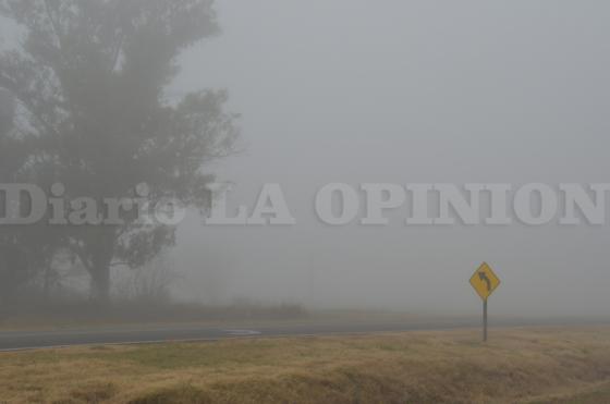 Un tramo de la ruta Nº 32 a la altura del Inta con baja visibilidad producto de la niebla