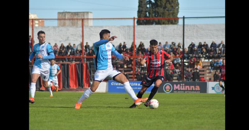 Rodrigo Caballuci ser titular esta tarde en Douglas Haig