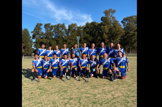 Viajantes volvió a ganar y marcha en la punta del torneo de hockey masculino