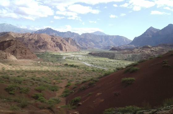 La mayor influenza de turistas ser en la parte del Norte y Litoral del país como- Cafayate -foto- (98-en-porciento-) la Quebrada de Humahuaca (90-en-porciento-) y Termas de Río Hondo (95-en-porciento-)