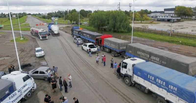 La delicada situación del gasoil impulsó cortes de rutas masivos de transportistas en todo el país durante los últimos días