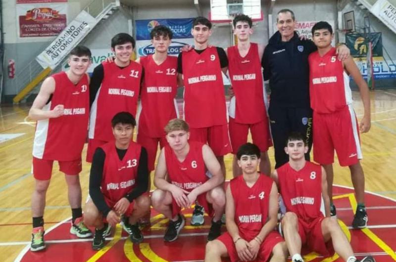 Uno de los cuatro equipo locales de basquetbol escolar que lograron clasificar a Mar del Plata en San Nicols