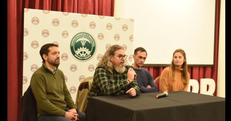 En una conferencia de prensa presentaron la nueva propuesta educativa