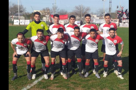 Racing ser local frente a Sports en uno de los partidos de esta tarde correspondientes a la octava fecha de Primera A