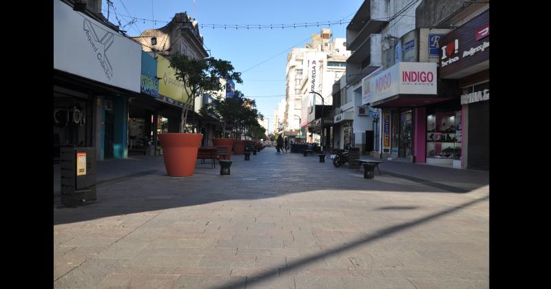 La Peatonal prcticamente vacía en la mañana de este viernes