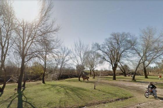 En este sector de la costanera de Salto se produjo el crimen el pasado domingo