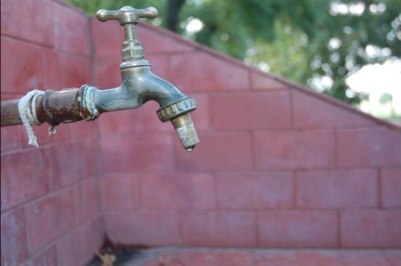 Hasta cundo en lo que va de diciembre 4 veces distintos barrios de la ciudad sufrieron la falta de agua