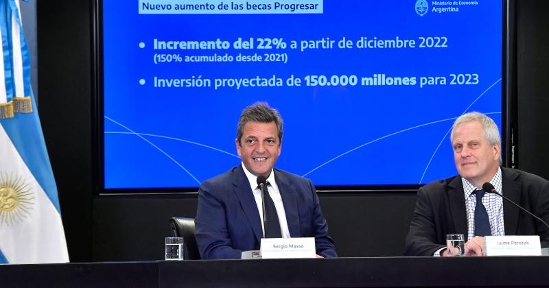 Sergio Massa y Jaime Perczyk anunciaron un aumento en el monto de las becas Progresar