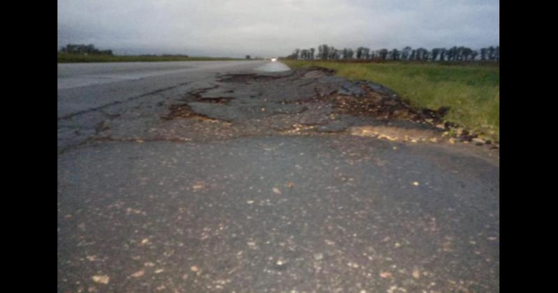 Si bien se hicieron algunos parches provisorios las obras necesarias nunca se realizaron en varios tramos de esta ruta