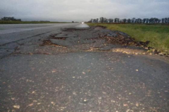 Si bien se hicieron algunos parches provisorios las obras necesarias nunca se realizaron en varios tramos de esta ruta