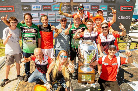 Los integrantes del MG-C Pergamino durante la celebración del título Este año el equipo buscar otra corona