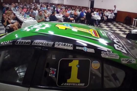 El auto campeón estuvo presente en la celebración