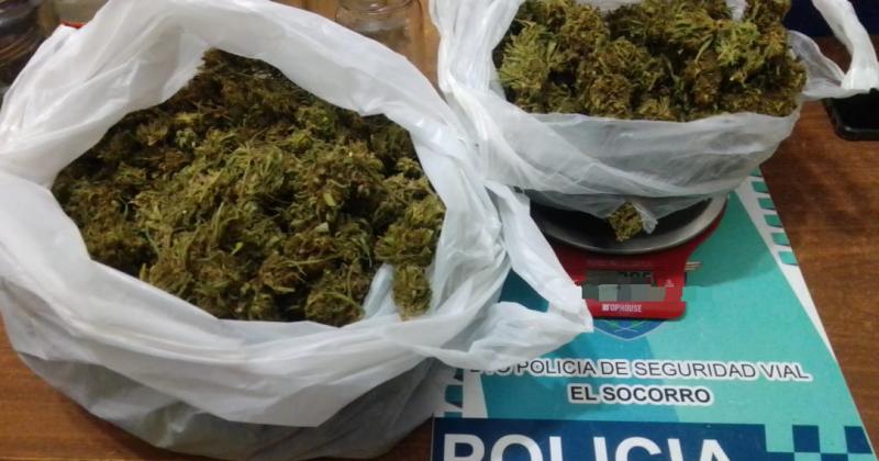 Parte de la droga secuestrada que transportaban los pergaminenses