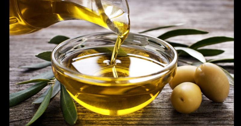 Prohiben la elaboración fraccionamiento y comercialización de un aceite de oliva por considerarlo ilegal