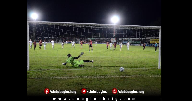 Lucas López de penal marcó el segundo tanto en la victoria ante los cordobeses