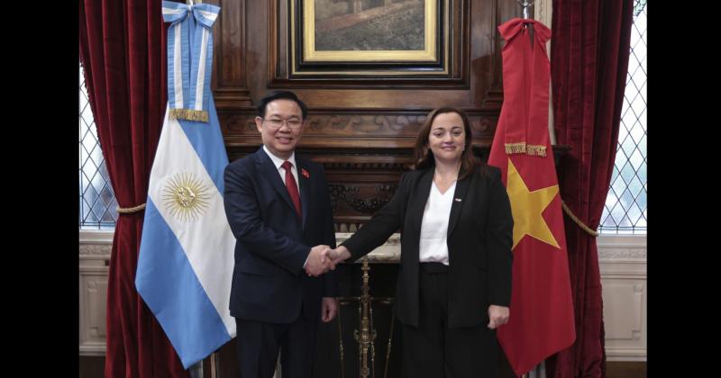 La presidenta de la Cmara de Diputados Cecilia Moreau recibió  a su par de la Asamblea Nacional de la República Socialista de Vietnam Dinh Hue Vuong