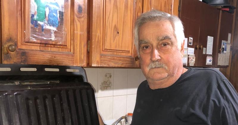 Rubén Ernesto Ponce trabaja como gasista oficio que conoce como la palma de su mano