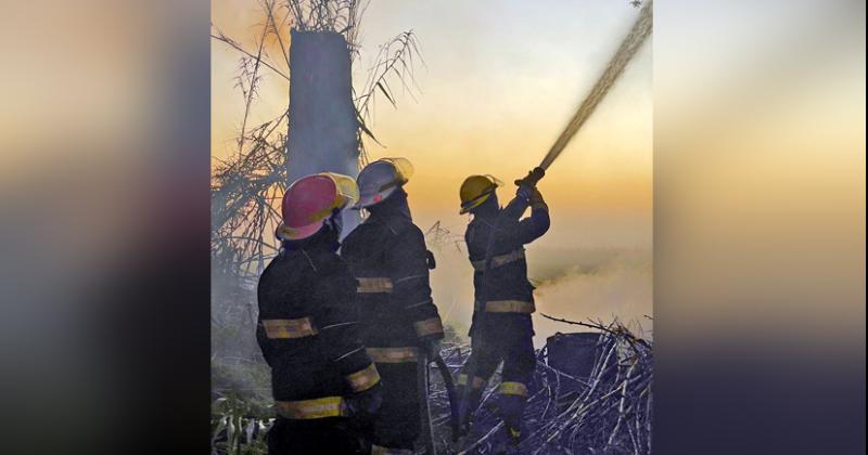 Los 75 bomberos que componen el cuerpo activo brindan servicio las 24 horas los 365 días del año