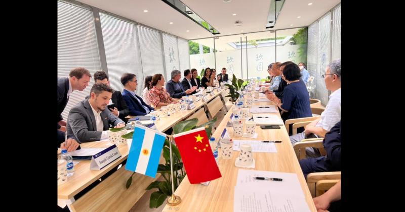 La delegación legislativa argentina mantuvo un encuentro con autoridades de la Universidad de Fudan