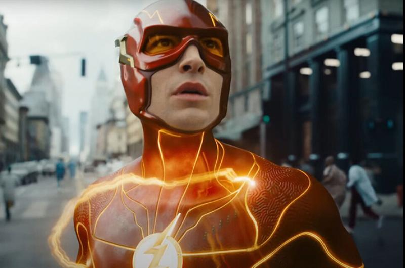 Los mundos chocan en Flash cuando Barry utiliza sus superpoderes