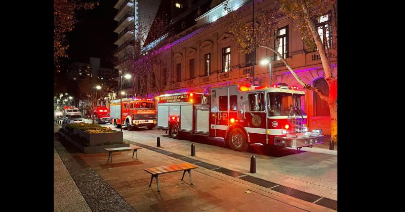 Parte de la flota de vehículos de Bomberos permaneció en la puerta del Municipio el pasado martes