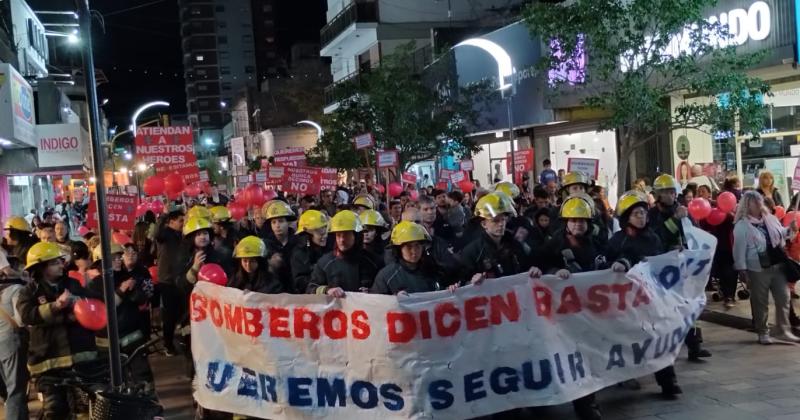 La Peatonal fue uno de los corredores por el que se movilizaron ciudadanos y bomberos