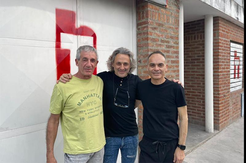 Neme Carenzo Luis Furlano y Gustavo Bevacqua en la sala ubicada en Jujuy 227