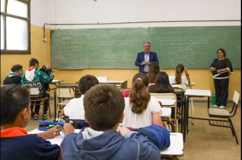 El intendente Javier Martínez saludó a los directivos del establecimiento que en este 2024 cumplir 100 años de labor educativa