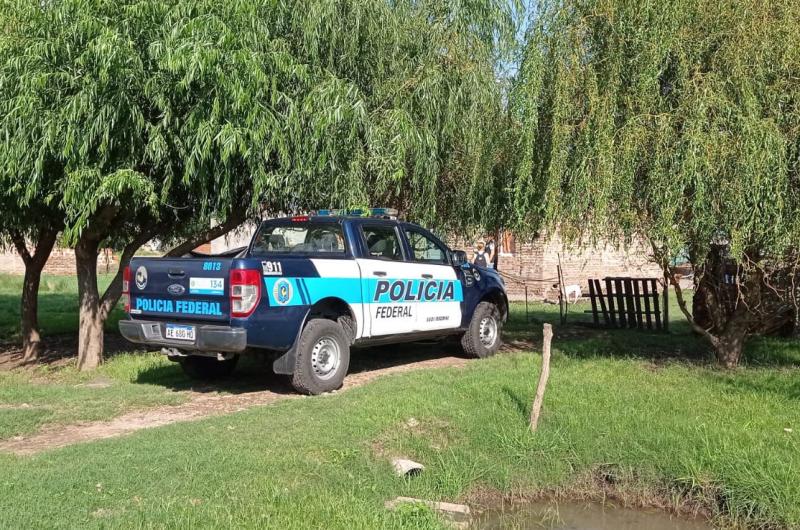 La Policía Federal intervino en la casa de las víctimas en el pueblo de Acevedo