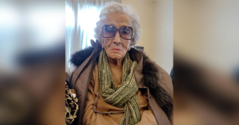 Leonor Estallo Snchez con sus casi 101 años escuchar la lectura del fallo