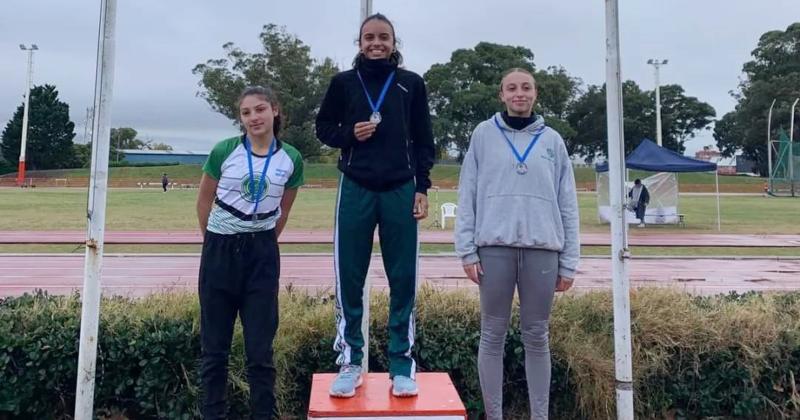 Morena Pugin se subió al escalón ms alto del podio en salto en largo salto triple y en la posta 4x100 metros