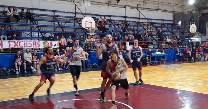 Sportivo Rojas ganó como local y quedó a un triunfo de las semifinales