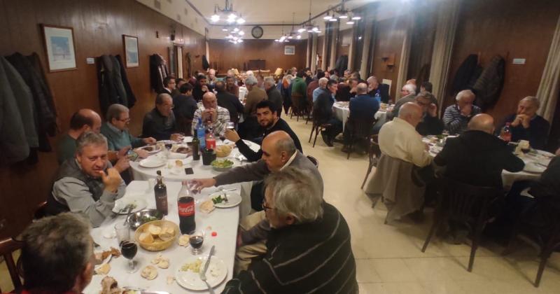 Ms de 60 personas asistieron a la cena en apoyo al joven ajedrecista