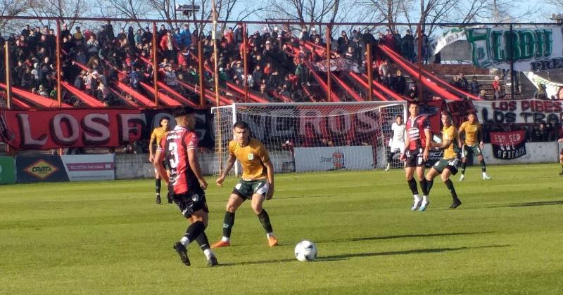 Douglas Haig debía ganar para continuar con posibilidades de terminar entre los cuatro primeros de la Zona 3