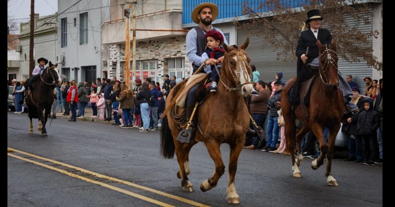     El desfile de jinetes tendr lugar por avenida Alsina mientras que el palco oficial se ubicar en inmediaciones del Centro Cultural Bellas Artes